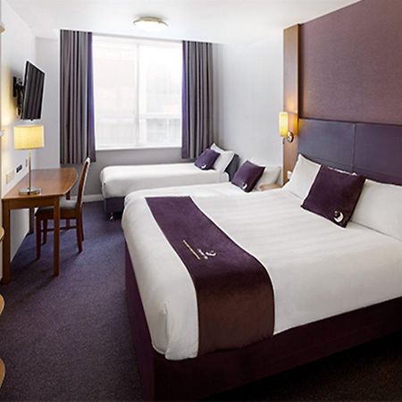 Premier Inn Liverpool John Lennon Airport Спик Экстерьер фото