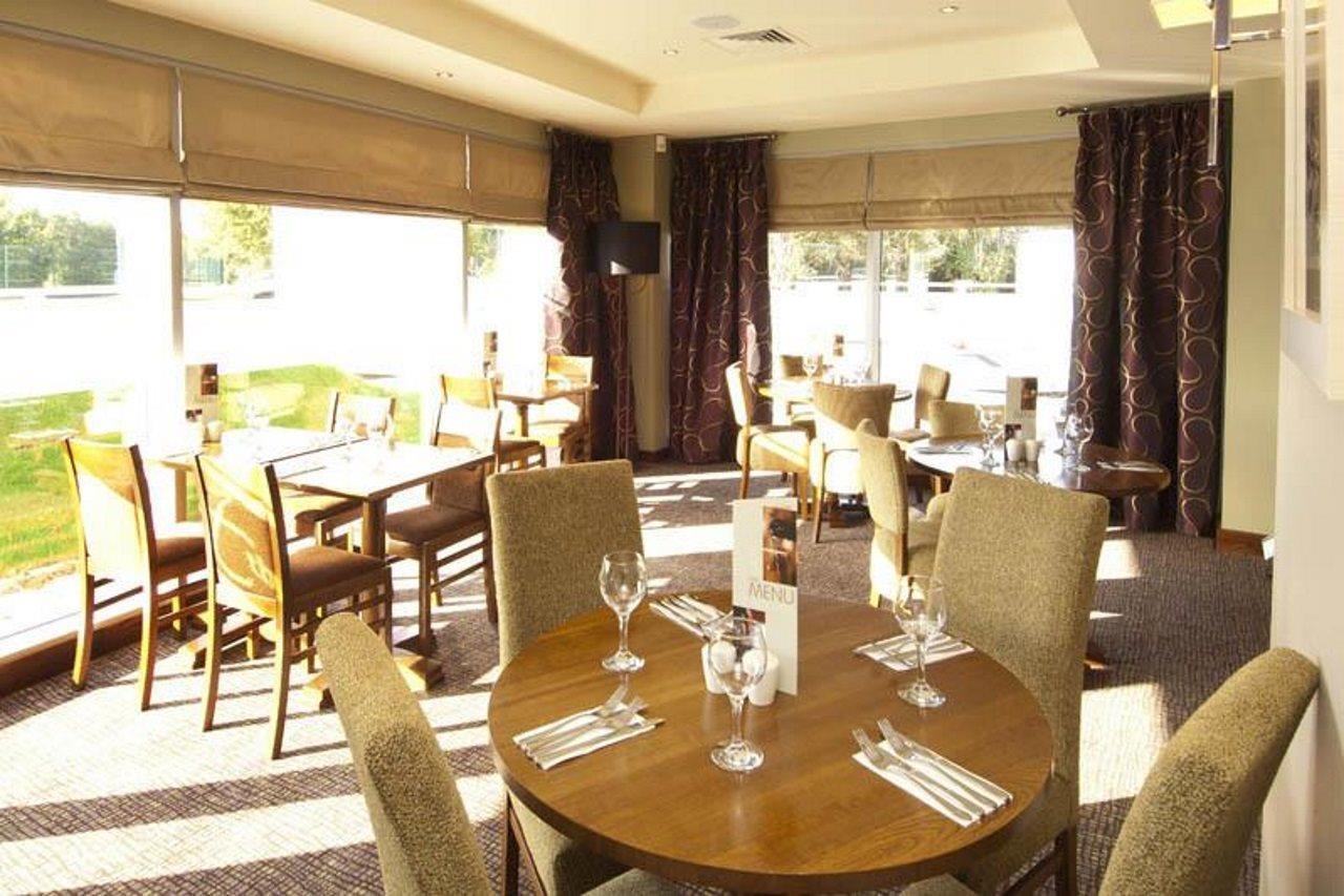 Premier Inn Liverpool John Lennon Airport Спик Экстерьер фото