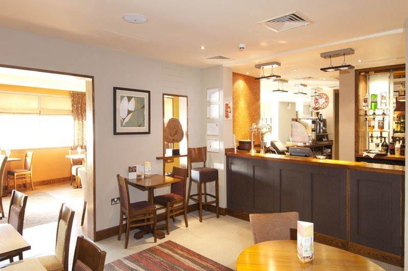 Premier Inn Liverpool John Lennon Airport Спик Экстерьер фото